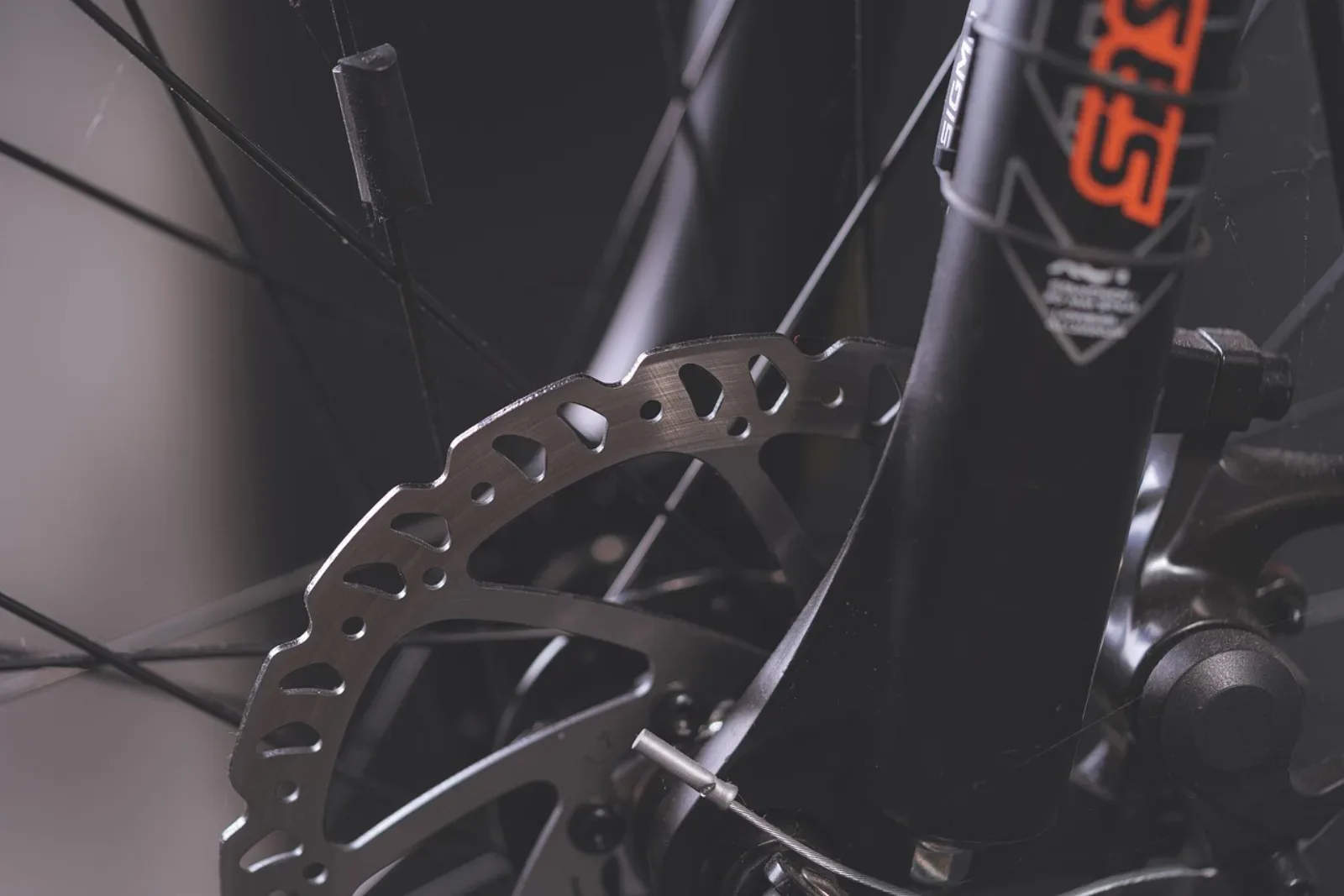 Tarcza hamulca rowerowego MTB — element układu hydraulicznego