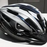 Wentylowany kask rowerowy szosowy w ujęciu studyjnym